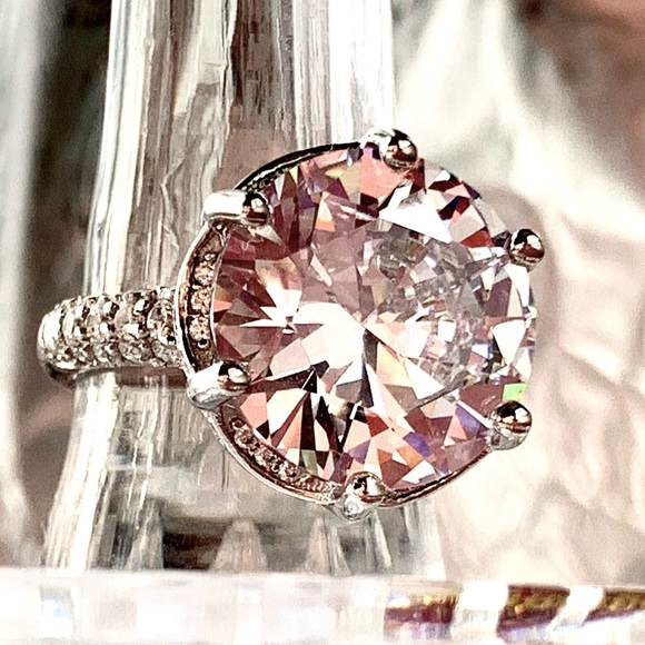 925 Sterling Silver CZ Ring Sz 7 - Picture 7 of 15